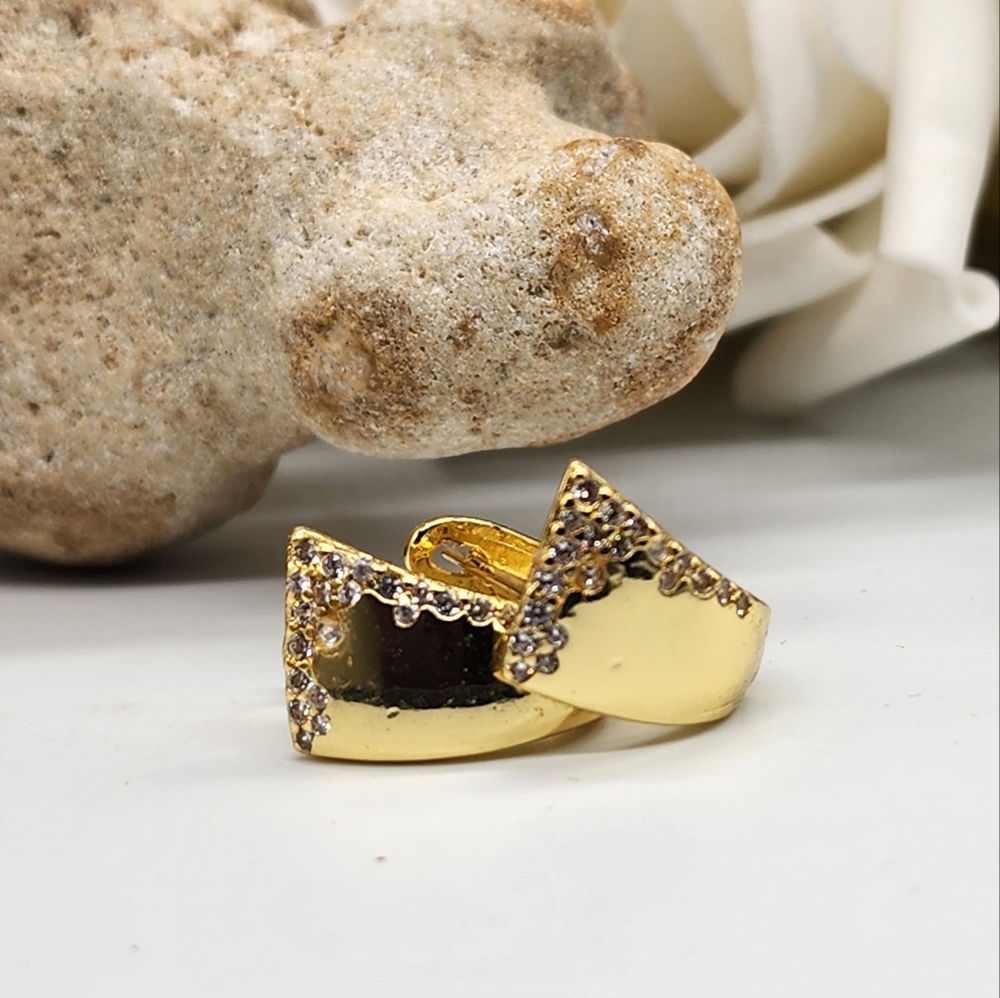 🔥10 for $30🔥14kt Real Gold Plated Small Earrings Nieman Marcus White